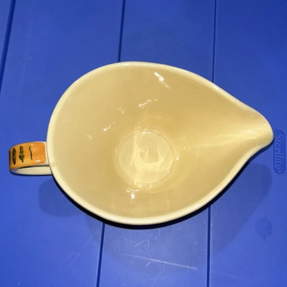 Crate & Barrel Emilia Large Vintage Gravy Sauce Boat Server‎